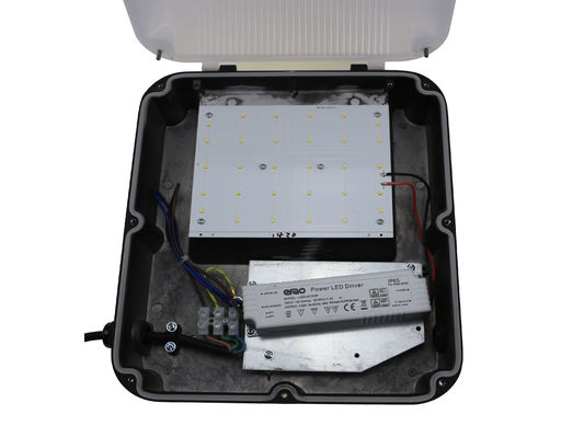 مصابيح الحديقة الخارجيات LED الموجودة على الحائط قابلة للتخفيف مقاومة للمياه